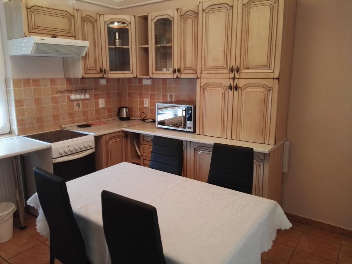 Kiskucko Apartman Hajdúszoboszló Buitenkant foto